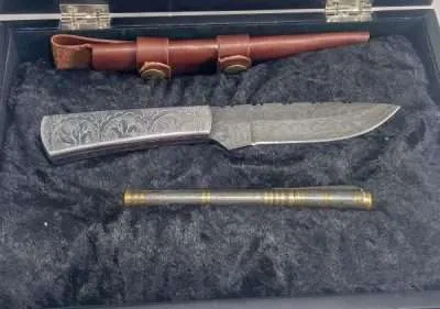 Premium Pine box with black lacquer finish with Damascus pen and Damascus fixed blade knife